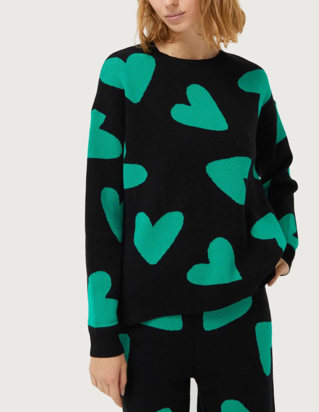 Maglione nero con cuori verdi