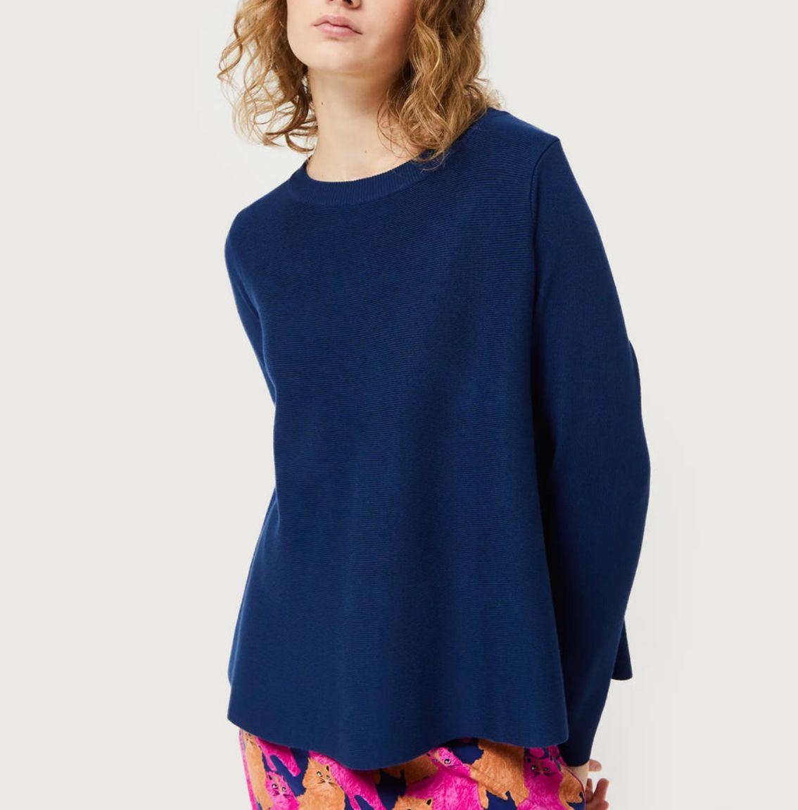 Maglione svasato in maglia blu navy